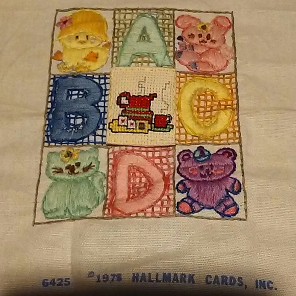 Hallmark Childs Room Stitchery - Picture 1 of 3